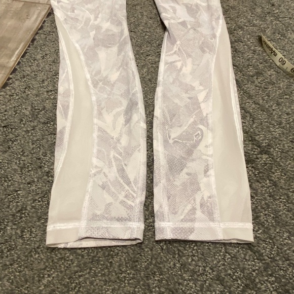 Lululemon Train Times 7/8 Pant *25" Jasmine White Multi / White 16469 - Picture 9 of 16